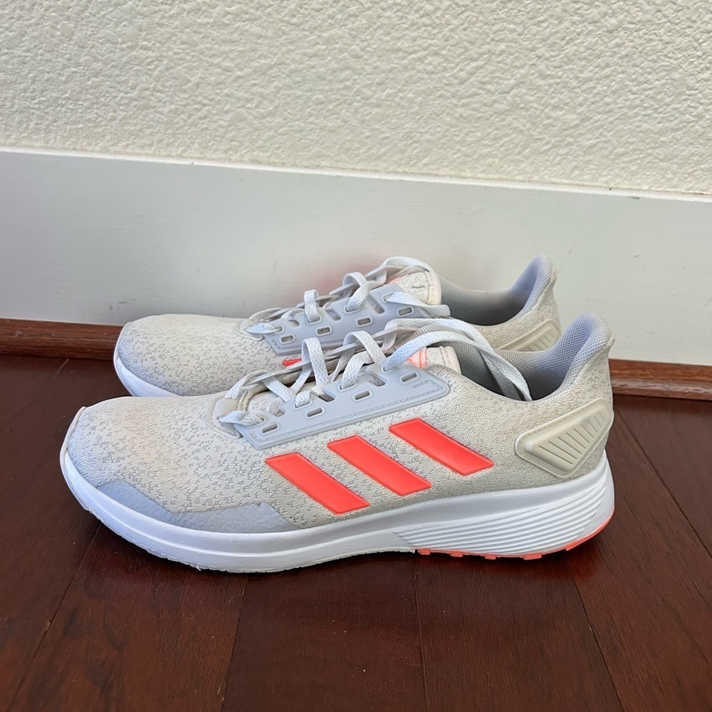 ADIDAS
DURAMO 9
sneakers for women
AUTHENTIC
US size 8.5 light grey pink strips - Picture 4 of 12